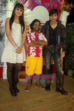 Shaleen Bhanot, Daljeet Kaur, Omkar Das at Taz_s film mahurat Chal Joothey in Blue Waters on 10th Feb 2011 (4).JPG